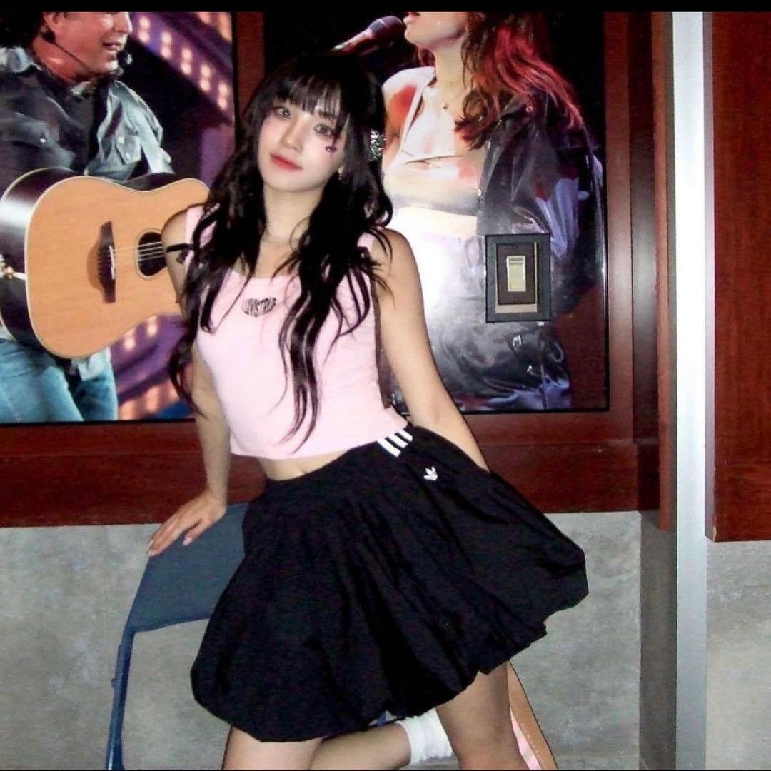 adidas ミニバルーンフレアスカート