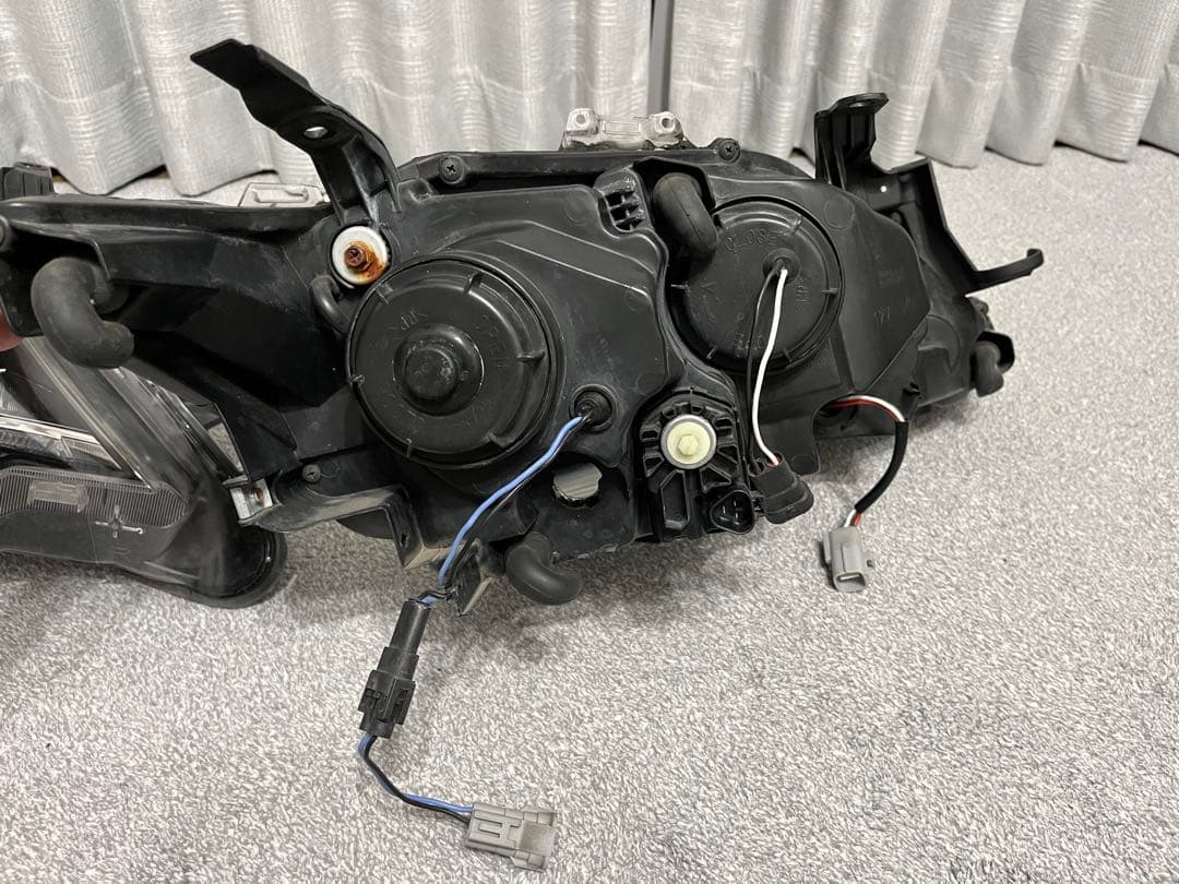 80　50カムリ後期 社外ヘッドライト