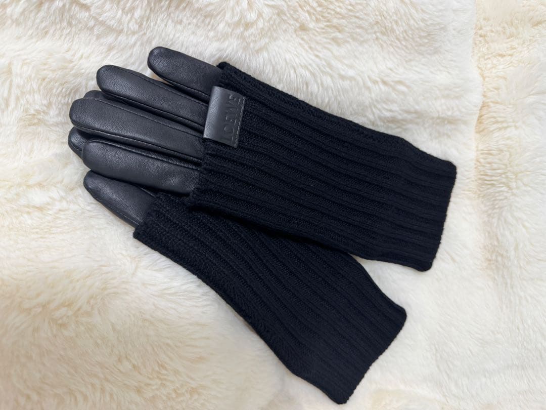 LOEWE ニットとレザー手袋 ブラック