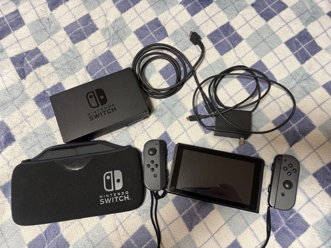 Nintendo Switch 本体 ドック・ケーブル・ジョイコン付
