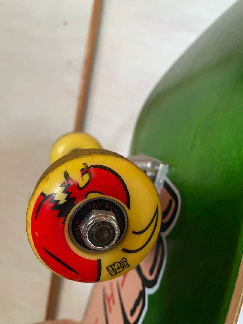 スケートボード デッキ グリーン トイマシーン