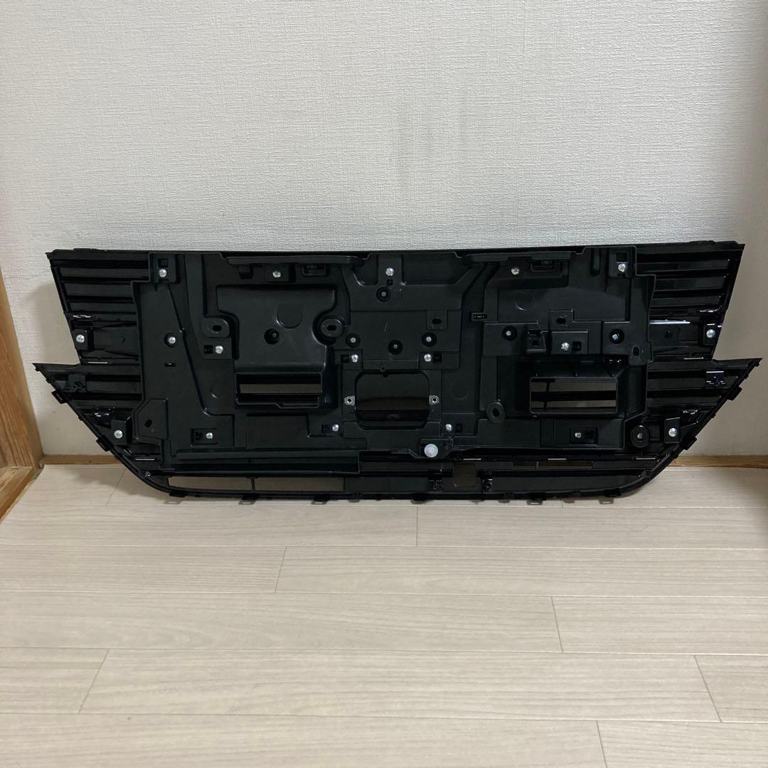 新型 スペーシア カスタム　純正フロントグリル　(新車外し)