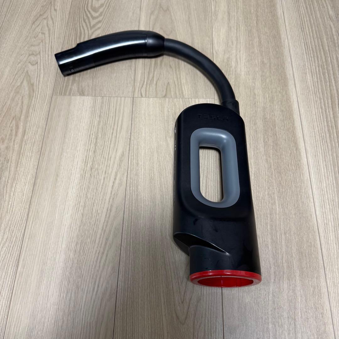 テスラ　日本　純正　CHAdeMO チャデモアダプター