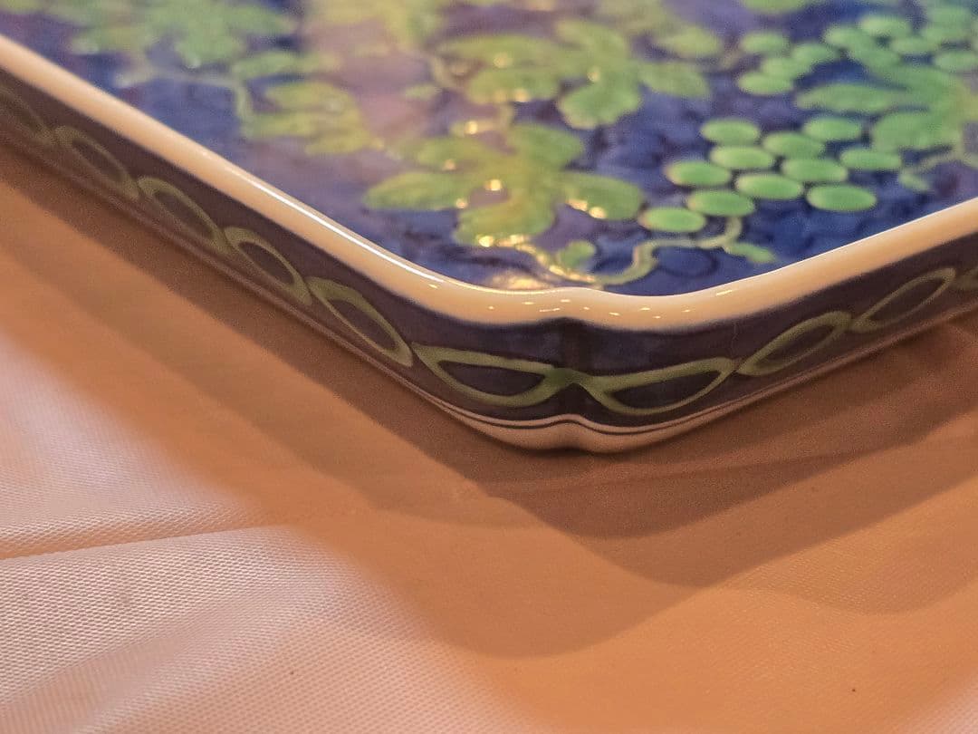 源右衛門窯　セット品　緑彩葡萄絵角皿、ハンカチ、テーブルセンター、