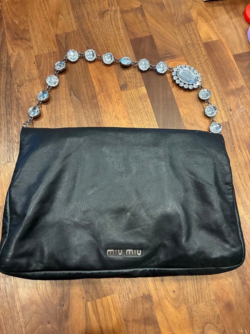 ミュウミュウ　MIUMIU クラッチ　ショルダー　バッグ　ビジュー　黒ブラック