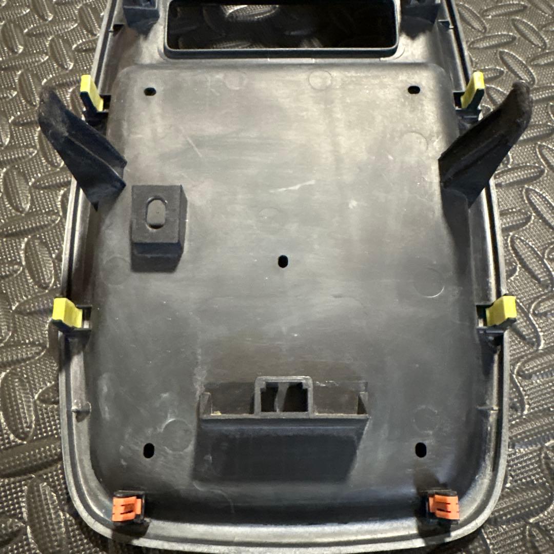 トヨタ プリウス 50 後期 純正センターコンソール　パネル　塗装品　おまけ付き