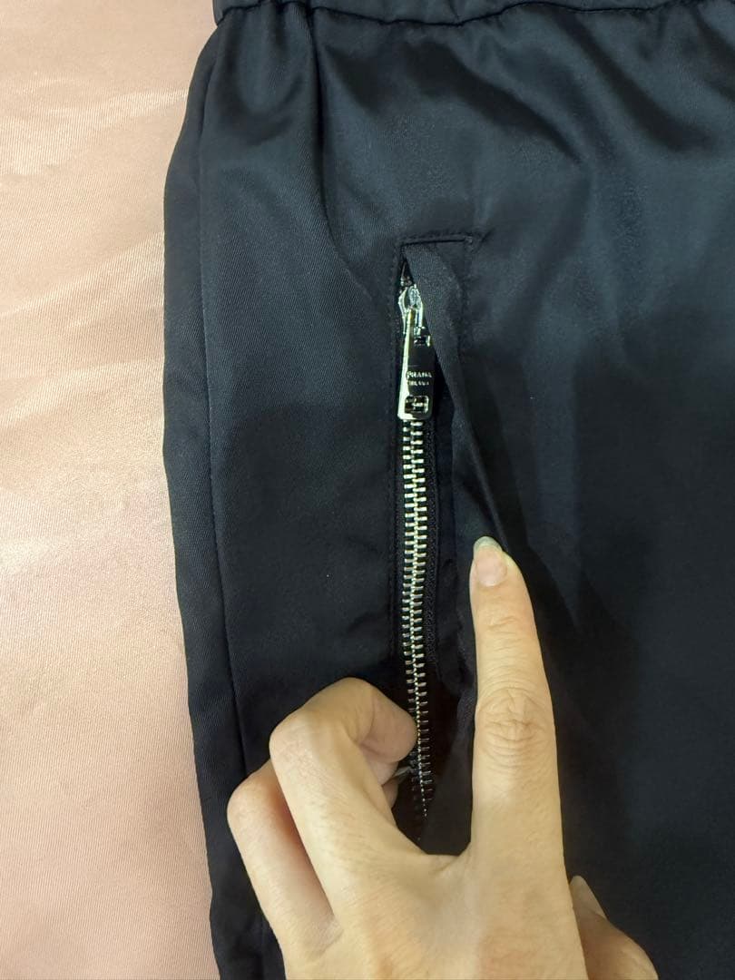 プラダ Prada ポーチ付 Re Nylon サスペンダーパンツ