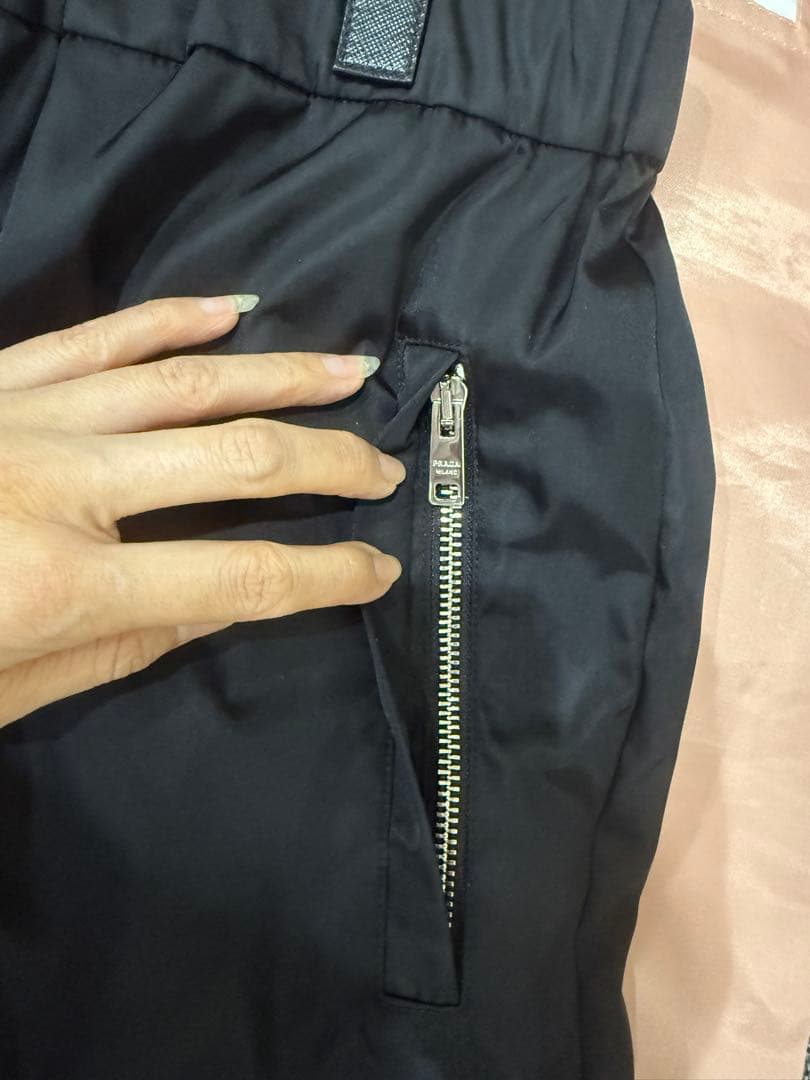 プラダ Prada ポーチ付 Re Nylon サスペンダーパンツ