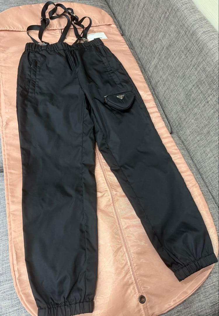 プラダ Prada ポーチ付 Re Nylon サスペンダーパンツ