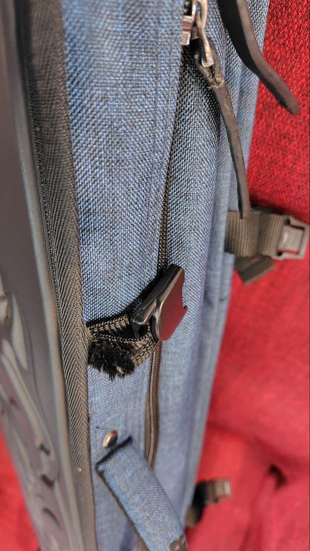 ビリヤード キューケース プレデター　Urbain 2×4 ソフト　ブルー　中古