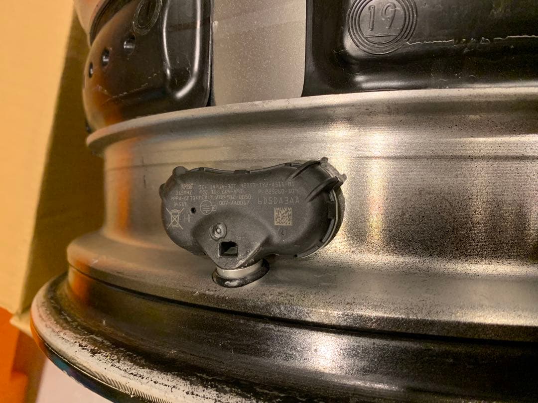 KC2 レジェンド　純正ホイール　空気圧センサー付き