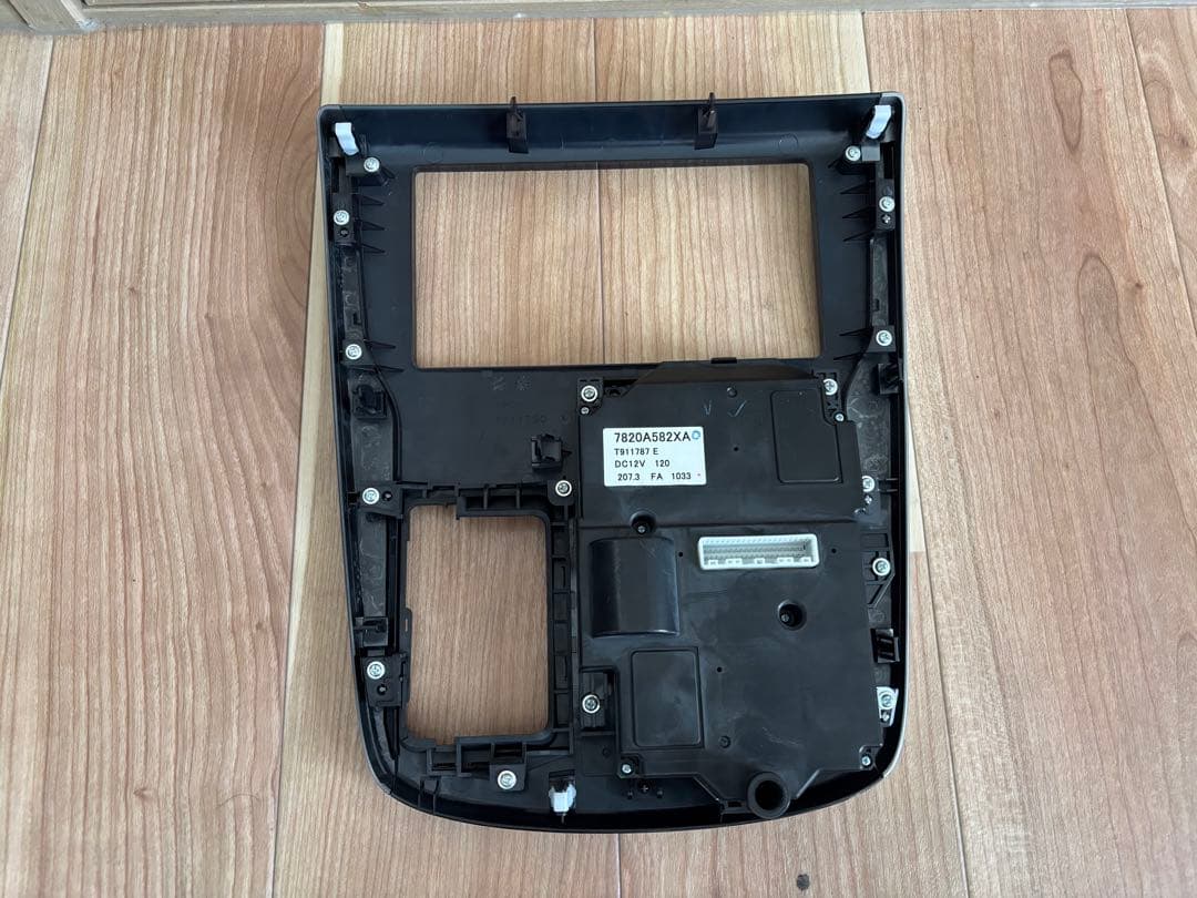 B11W eKワゴン　エアコンパネル 7820A582