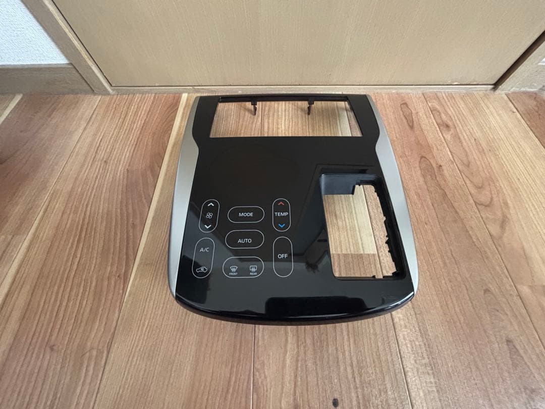 B11W eKワゴン　エアコンパネル 7820A582