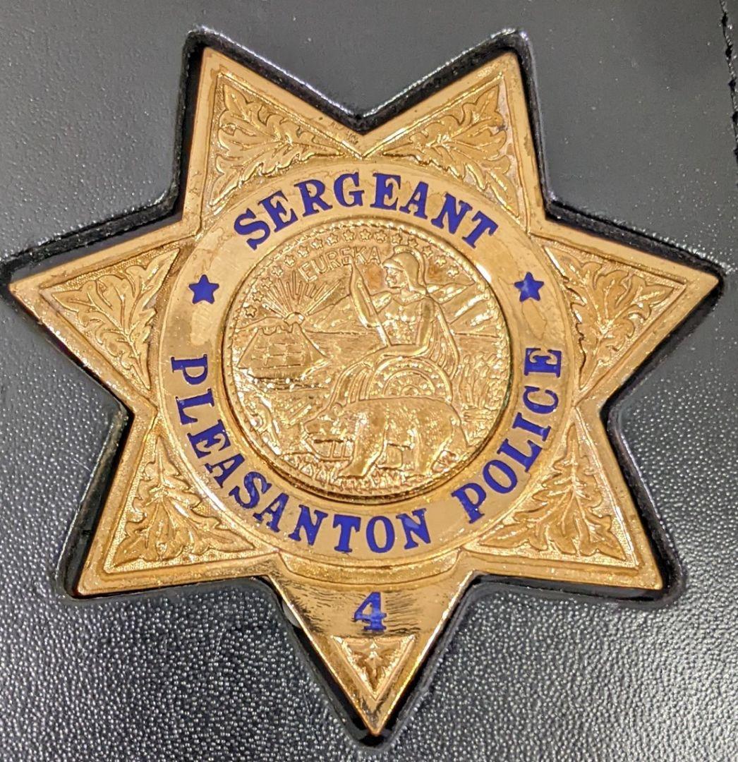 ろ*け様 実物 中古 CA州ポリスバッジ