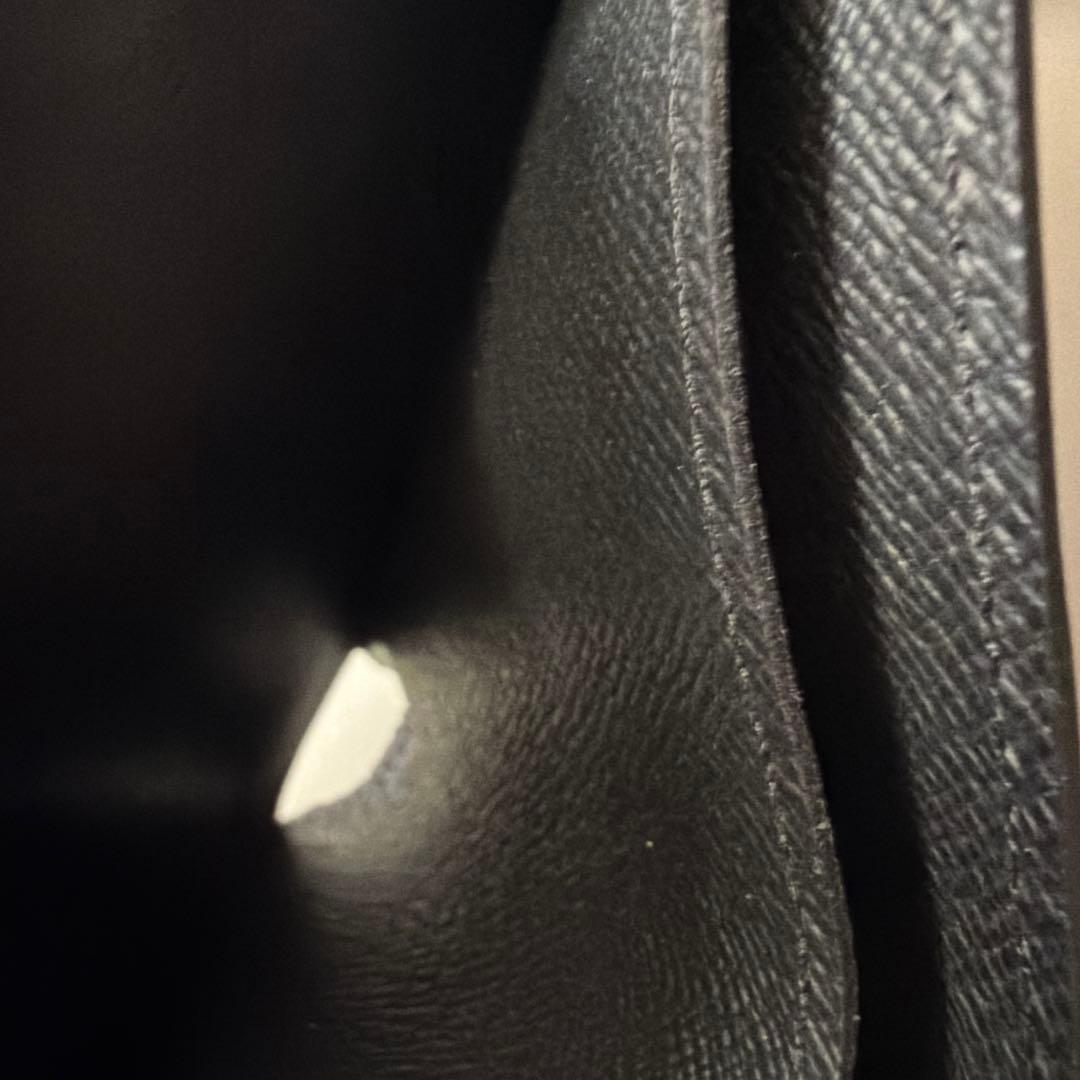 ＜希少極美品＞ルイヴィトン、黒 レザー 二つ折り財布 LVロゴ※箱袋付き