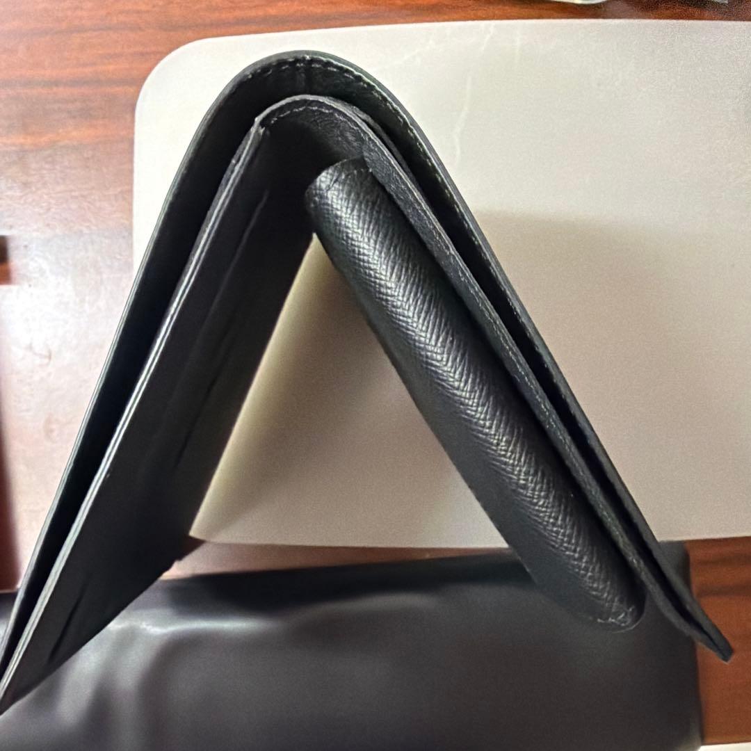 ＜希少極美品＞ルイヴィトン、黒 レザー 二つ折り財布 LVロゴ※箱袋付き