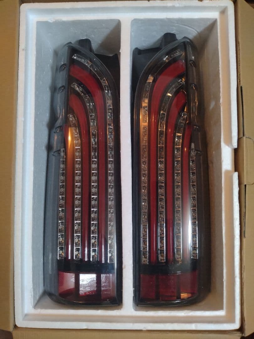 ハイエース200系テールランプ415コブラLEDテールランプ
