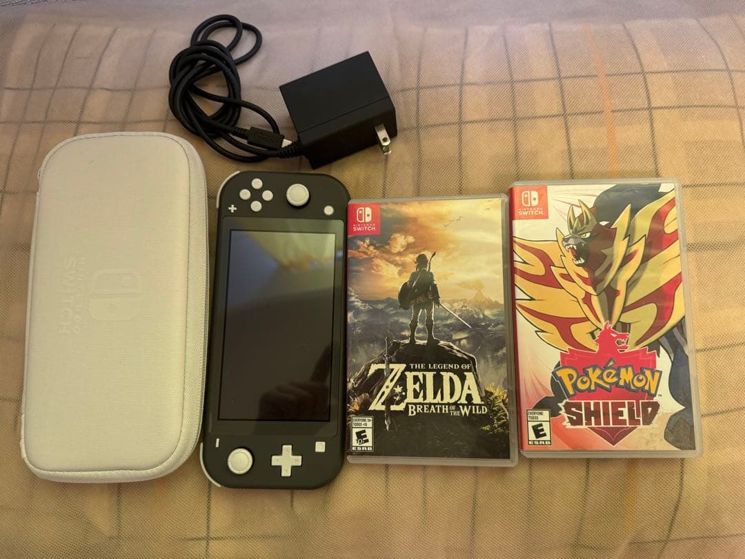 英語版Nintendo Switch Lite + カセット2本セット