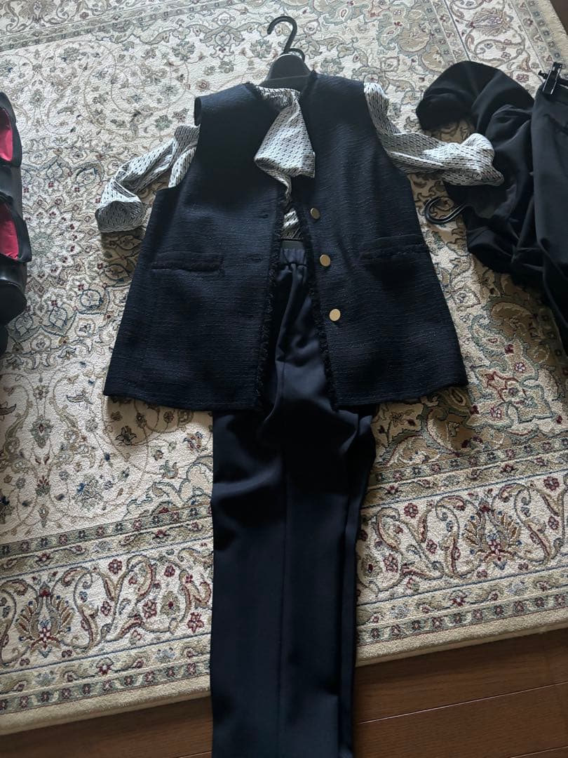 アンタイトル　ネイビー ノーカラージレ