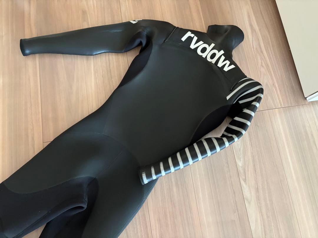 ★送料無料★お洒落　リバーサル　セミドライ　フルスーツ　ウエットスーツサーフィン