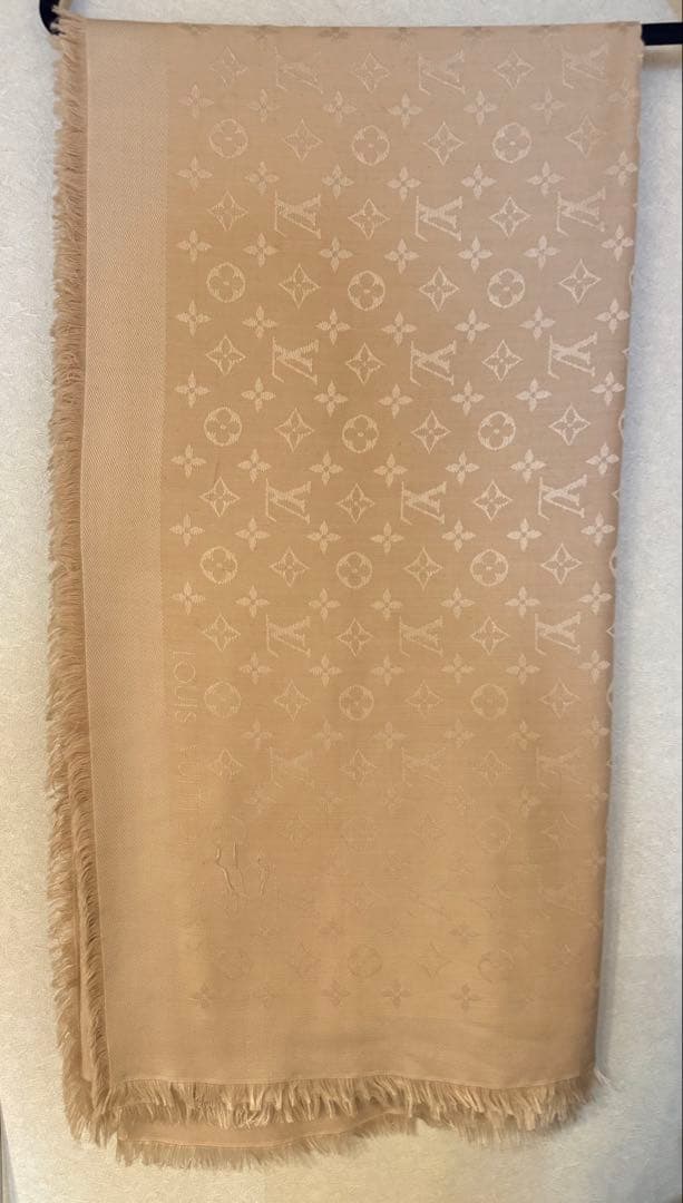 ルイヴィトン大判スカーフ