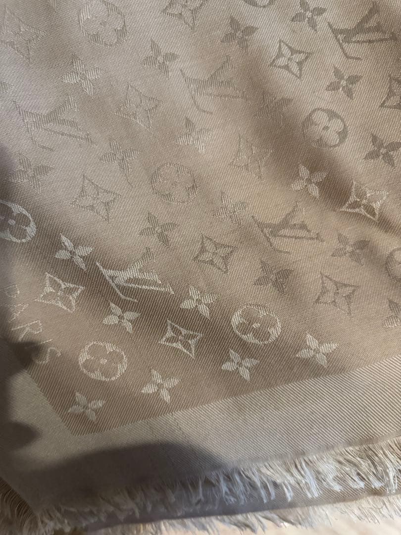ルイヴィトン大判スカーフ