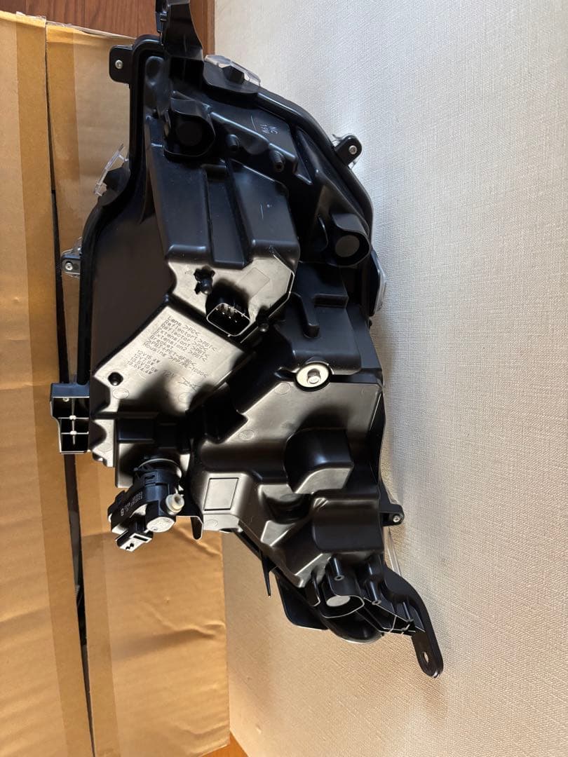 ルーミー　右ヘッドライト