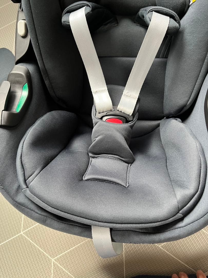 MAXI-COSI pebble 360 pro エッセンシャルグラファイト