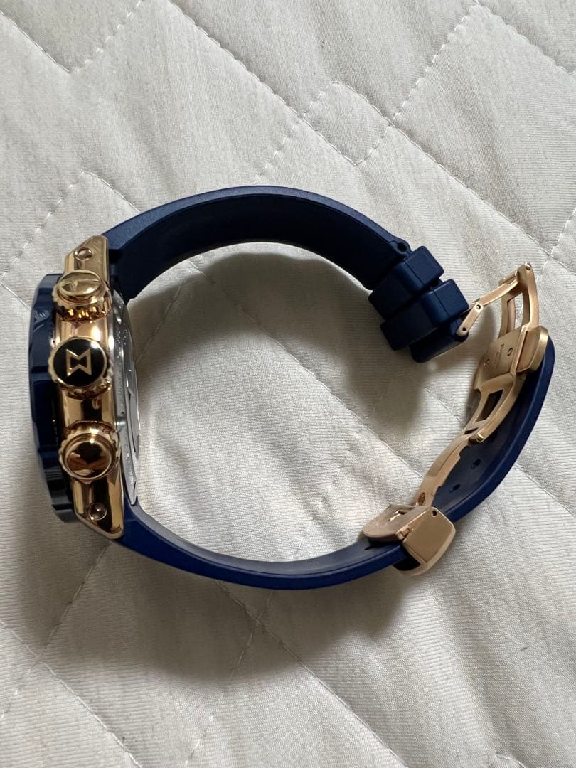 【極美品】EDOX クロノオフショア1 腕時計　クロノグラフ　クォーツ