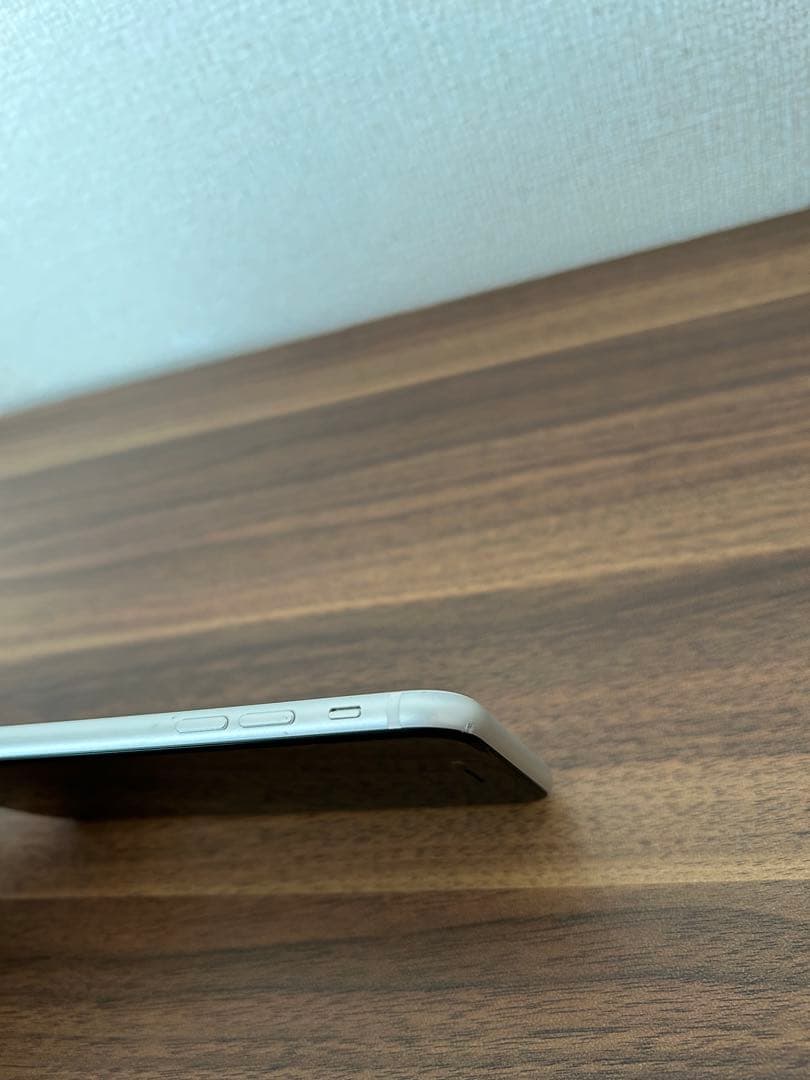 【値下げ】Apple iPhone SE 第2世代 （白）、箱付き