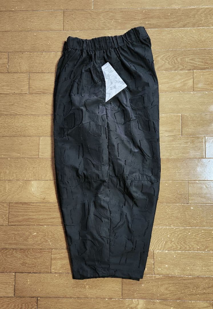 ヨーガンレール、モユルお好きなかたに　バルーンパンツ　カットジャガード黒