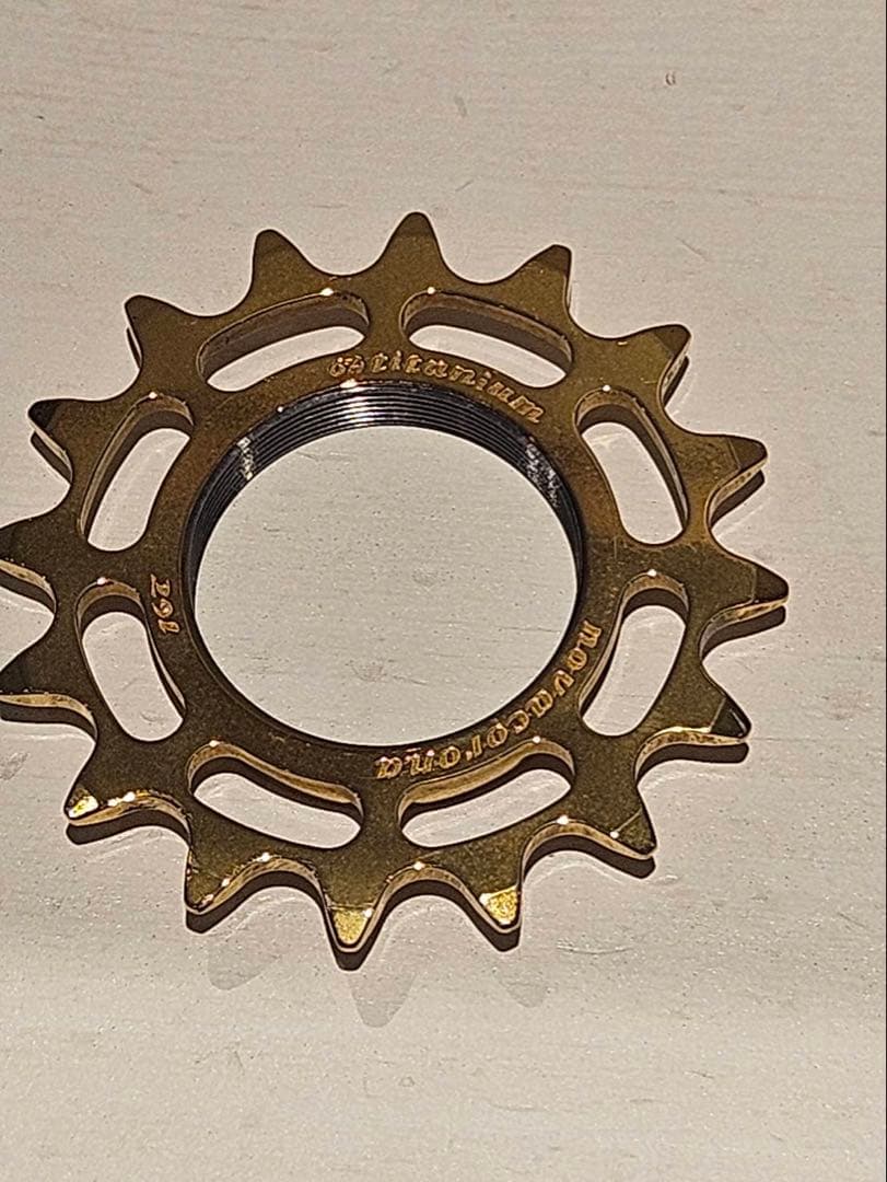 novacorona　16T　チタンコグ　ピスト