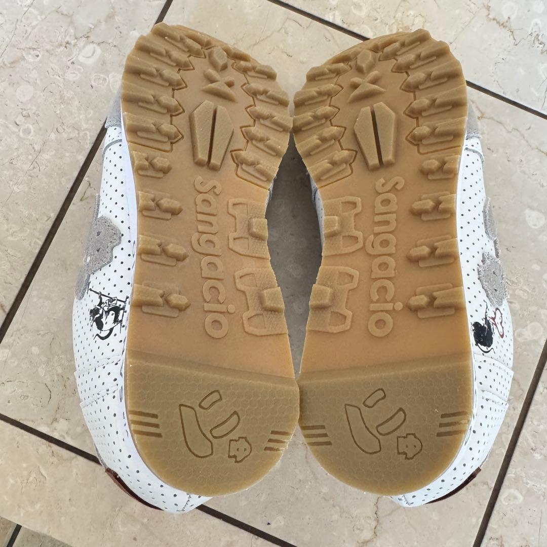 新品via SANGACIO Brandalised バンクシー スニーカー