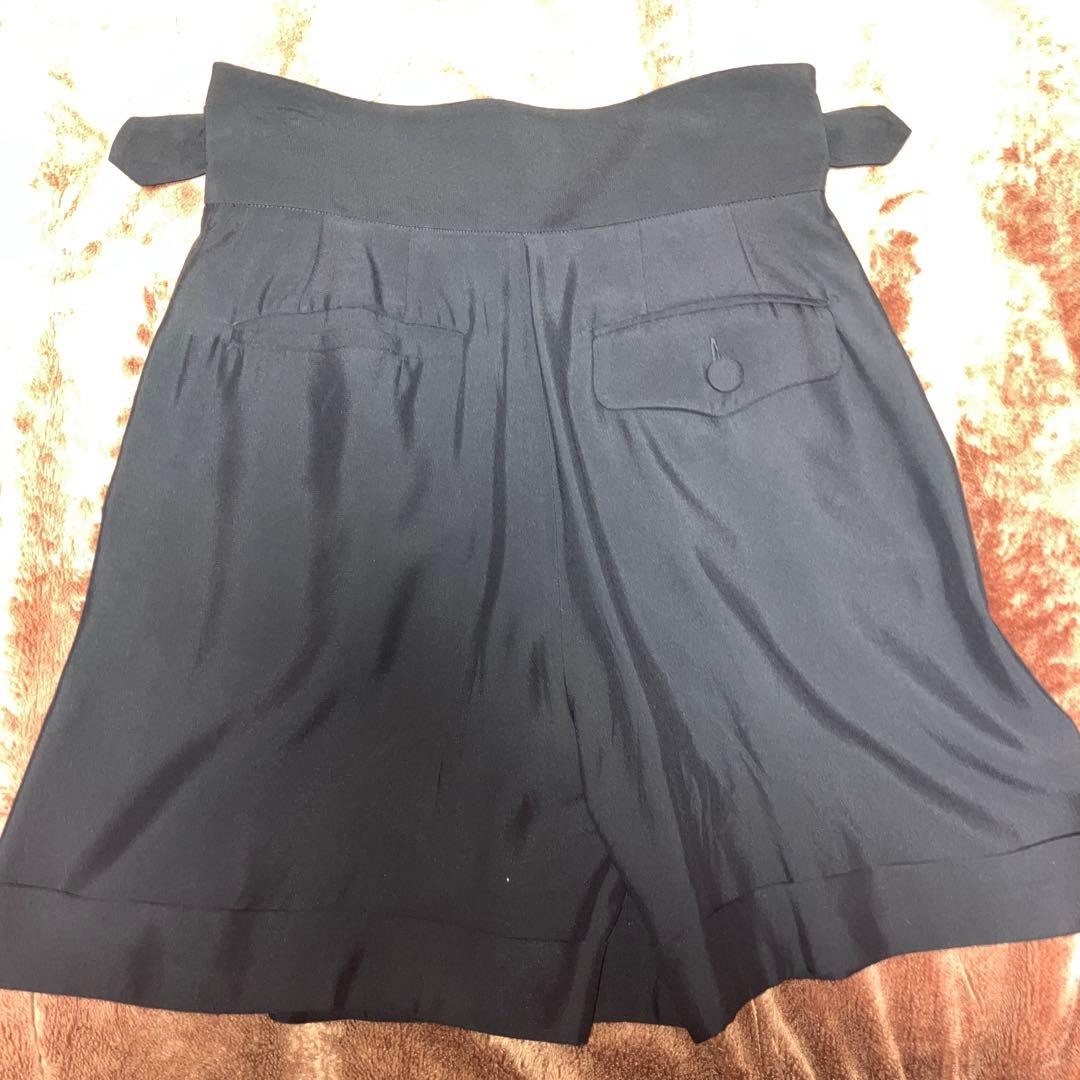 ＭＯSCHINO クチュールブラックベルト付き キュロット　イタリア製