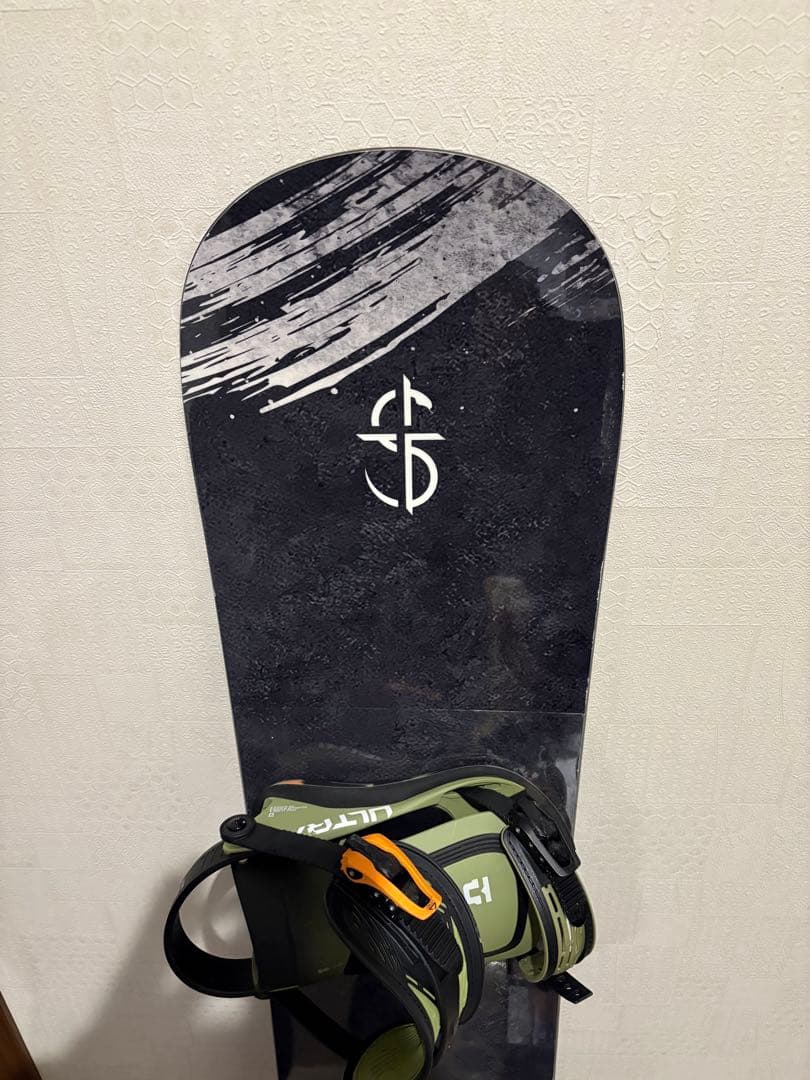 「美品」スノボ　板　24-25 crooja クロージャ　ローカスト　152