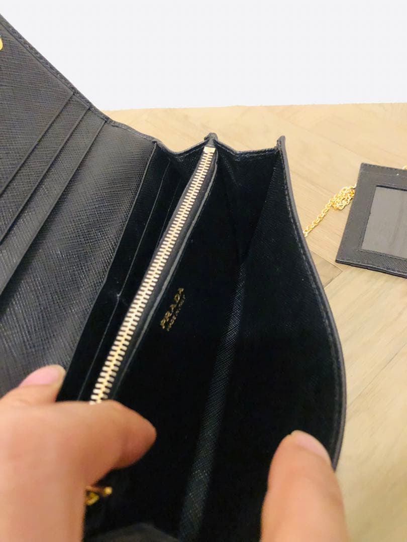 PRADA ブラック レザー 長財布