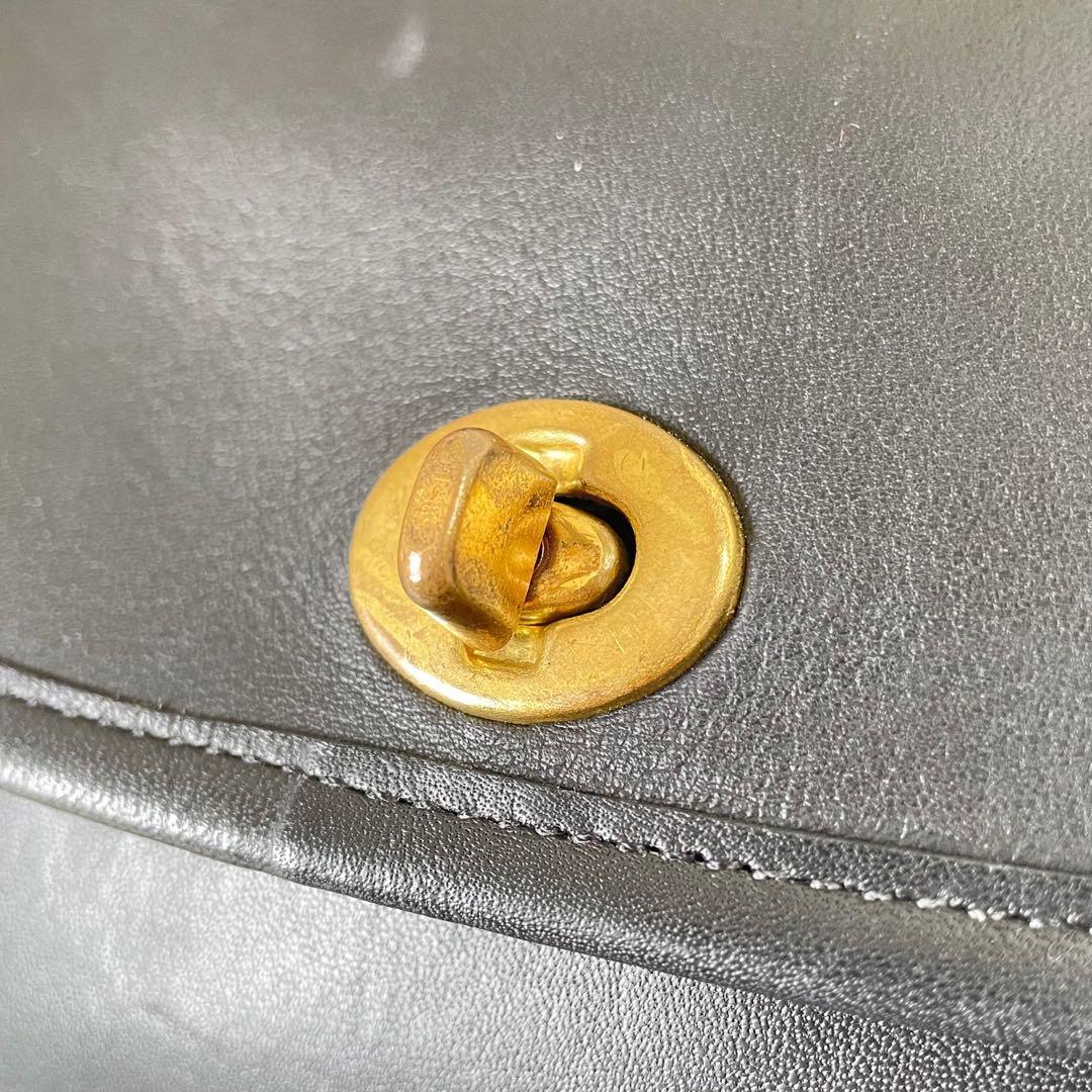 COACHオールドコーチ ブラックレザーショルダーバッグ ターンロックUSA製