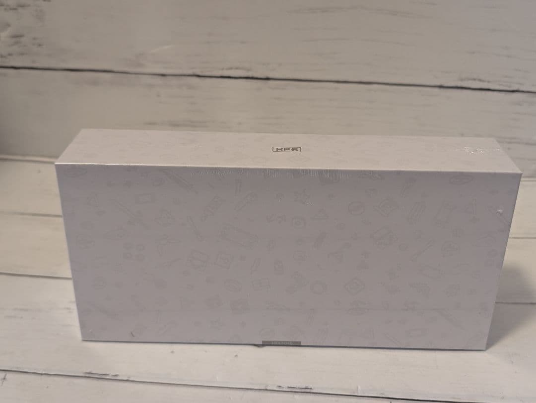 Retroid Pocket 6 8GB+128GB　Silverカラー