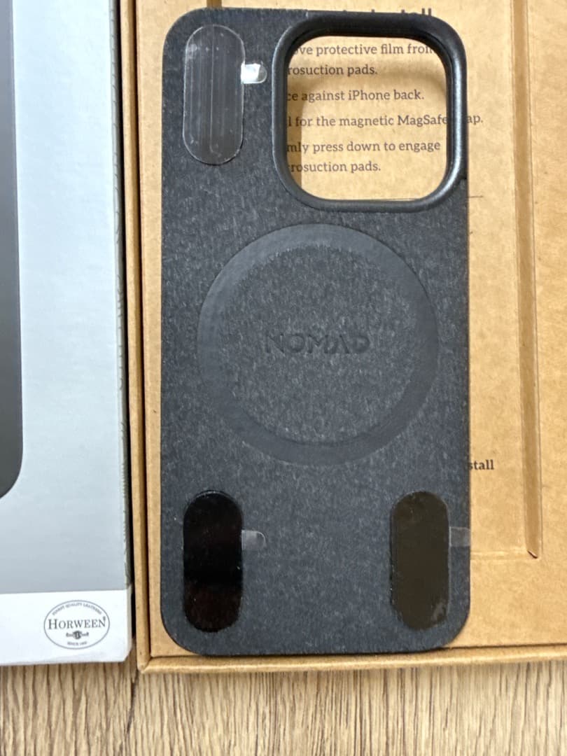 iphone15pro用nomad magnetic leather back