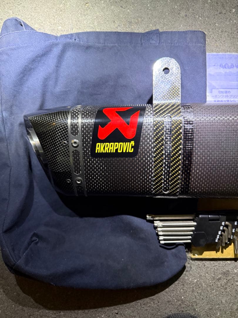 AKRAPOVIC マフラー カーボンファイバー