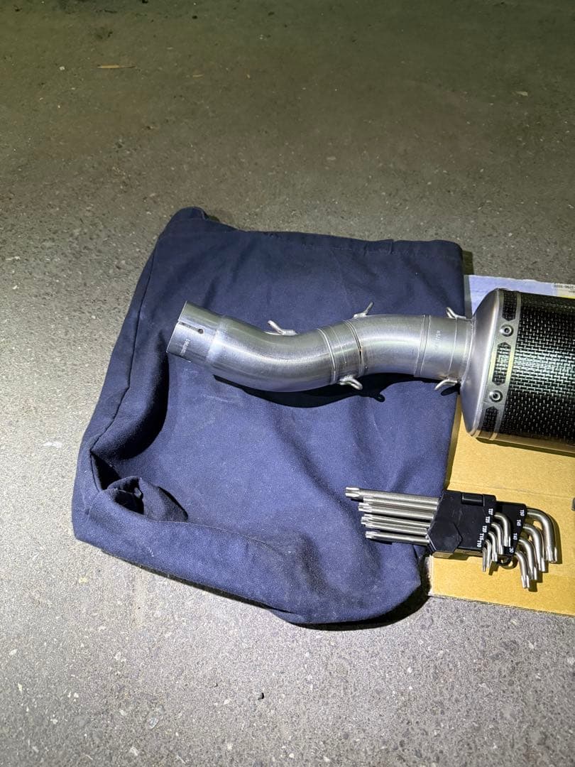 AKRAPOVIC マフラー カーボンファイバー