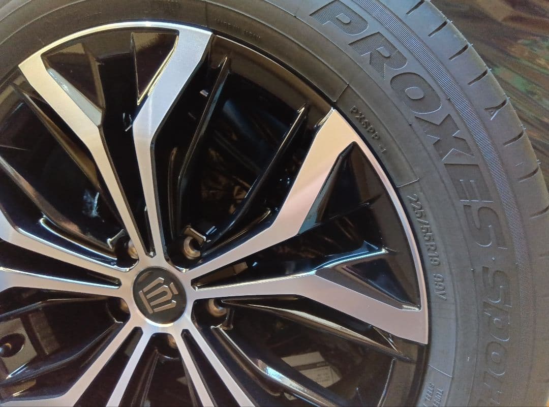 【③】新型クラウンクロスオーバー19インチタイヤホイールセット(その3）