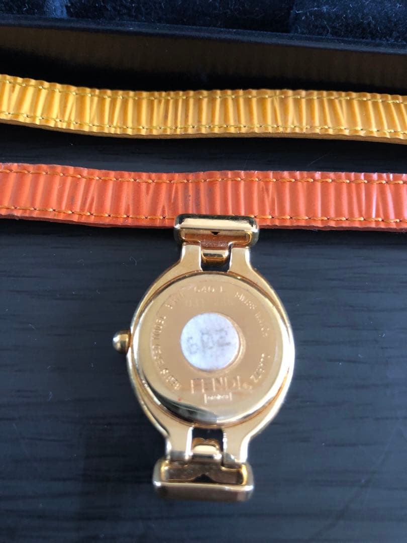 【FENDI 】カメレオンチェンジベルト腕時計 ストラップ6本（640Lモデル）
