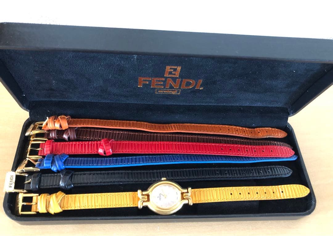 【FENDI 】カメレオンチェンジベルト腕時計 ストラップ6本（640Lモデル）