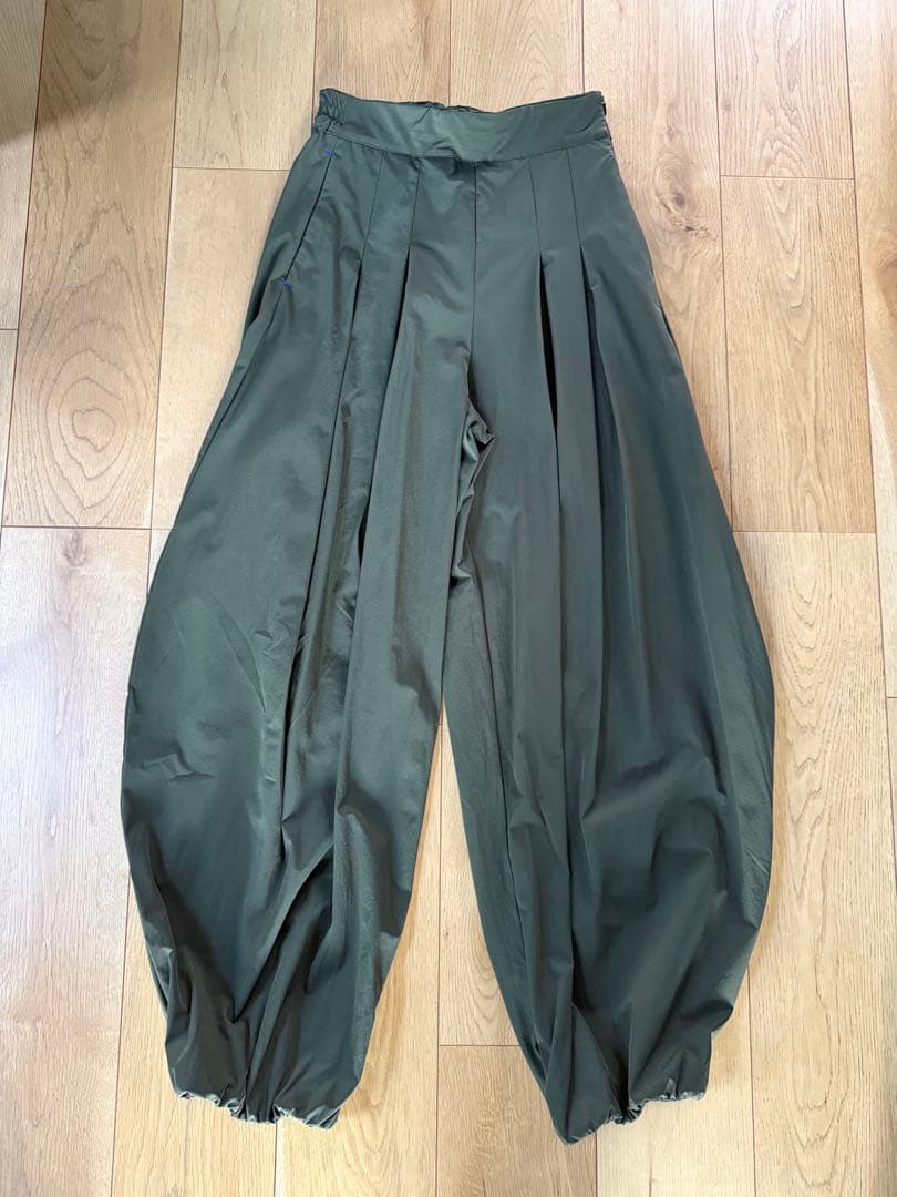 パンツ OMMO TUCK BALLOON PT