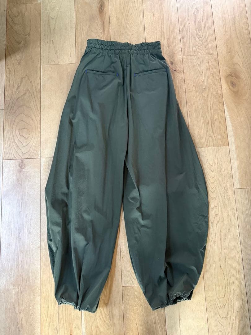 パンツ OMMO TUCK BALLOON PT