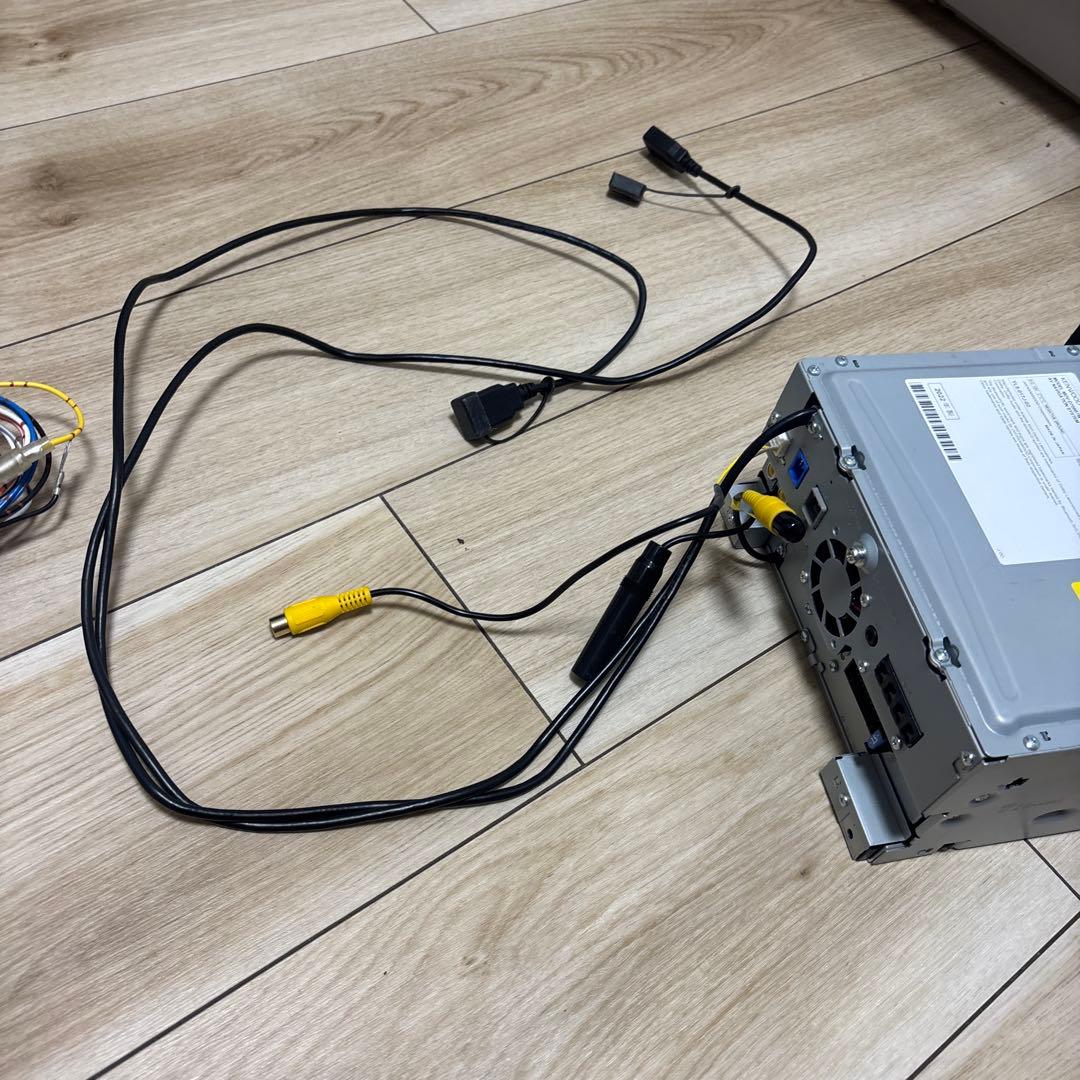 美品 2022年製 ケンウッド 彩速ナビ MDV-D708BTW カメラ付き