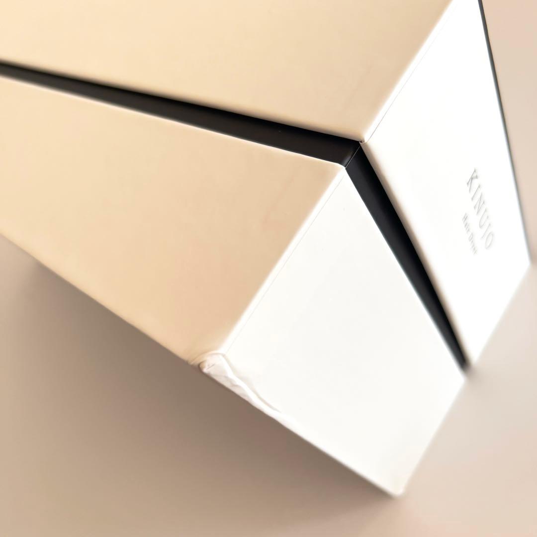 【新品未使用】キヌージョ ヘアドライヤー ホワイトHK301 即日発送可 保証付