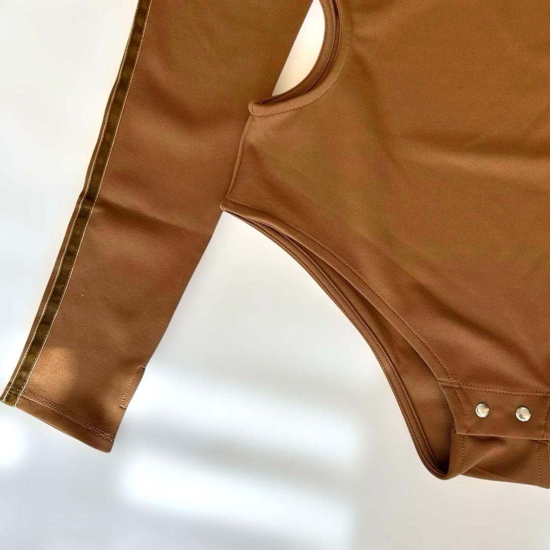 入手困難　PAMEO POSE ボディスーツ　新品未着用タグ付き　ジャージ