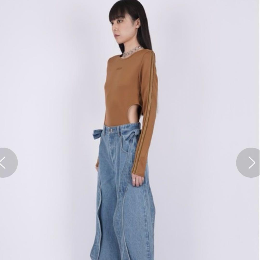 入手困難　PAMEO POSE ボディスーツ　新品未着用タグ付き　ジャージ